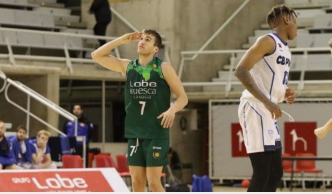 El vendaval Potablava arrasa al Peñas Huesca