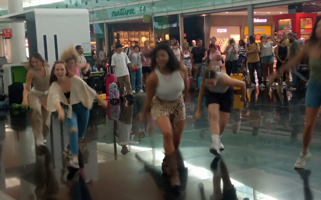 L’Aeroport  organitza una jornada de ball i música en directe