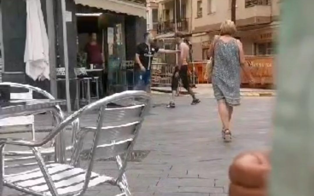 Agreden a la propietaria de un bar con un palo