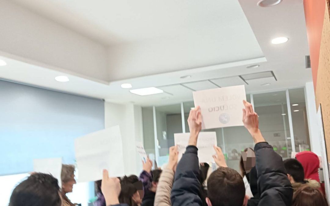 El sindicat d’habitatge  ocupa les oficines de Serveis Socials de l’Ajuntament
