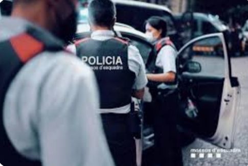 La policía impide la ocupación de un local