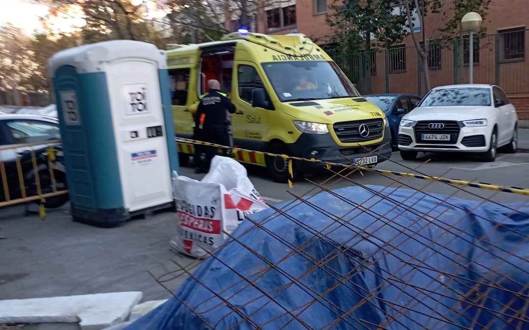 Agrede a su pareja con un cuchillo