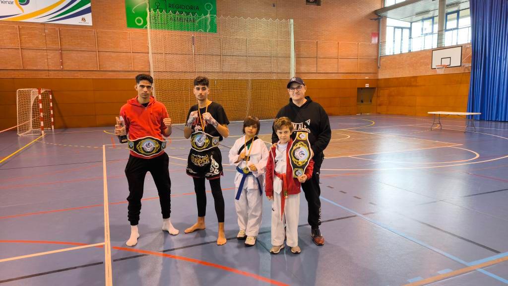 Seis nuevas medallas para las artes marciales pratenses.