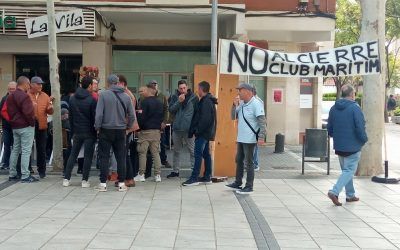 Los socios del Club Marítimo volvieron a protestar ante en pleno municipal