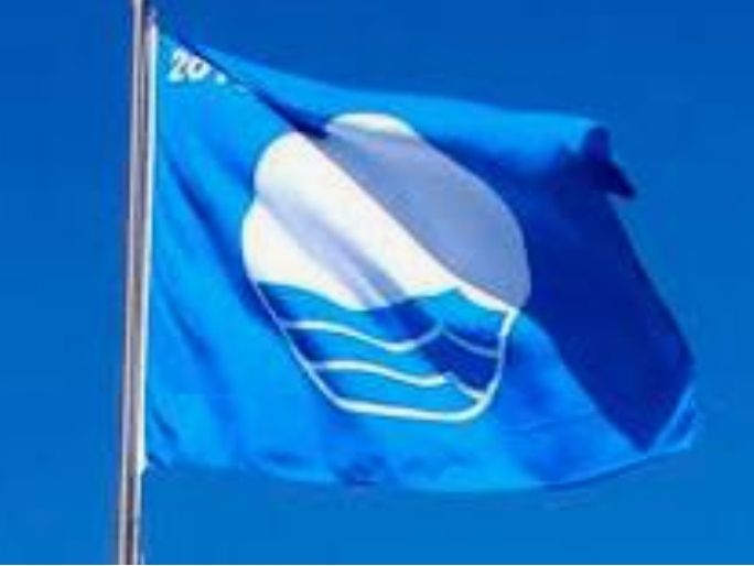 La platja del Prat es torna a quedar sense bandera blava