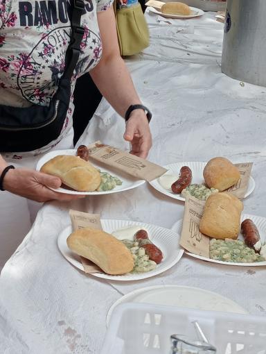 Butifarrada popular en el Barrio de La Granja