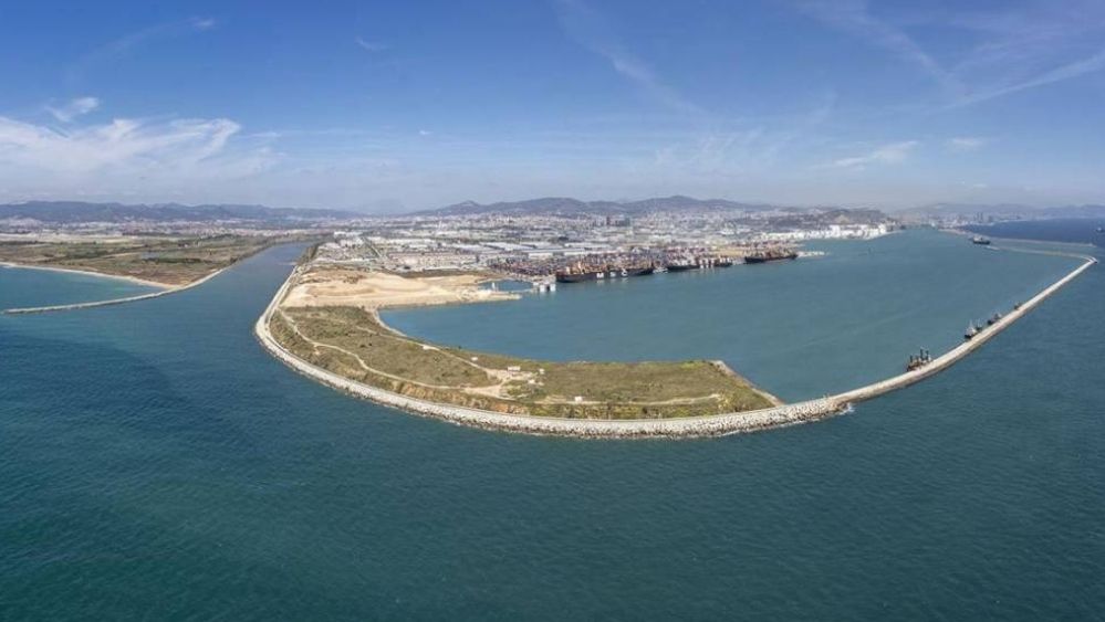 Controlado el vertido en el Muelle Prat del puerto