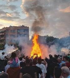 La foguera de Sant Joan Crema a la Barceloneta