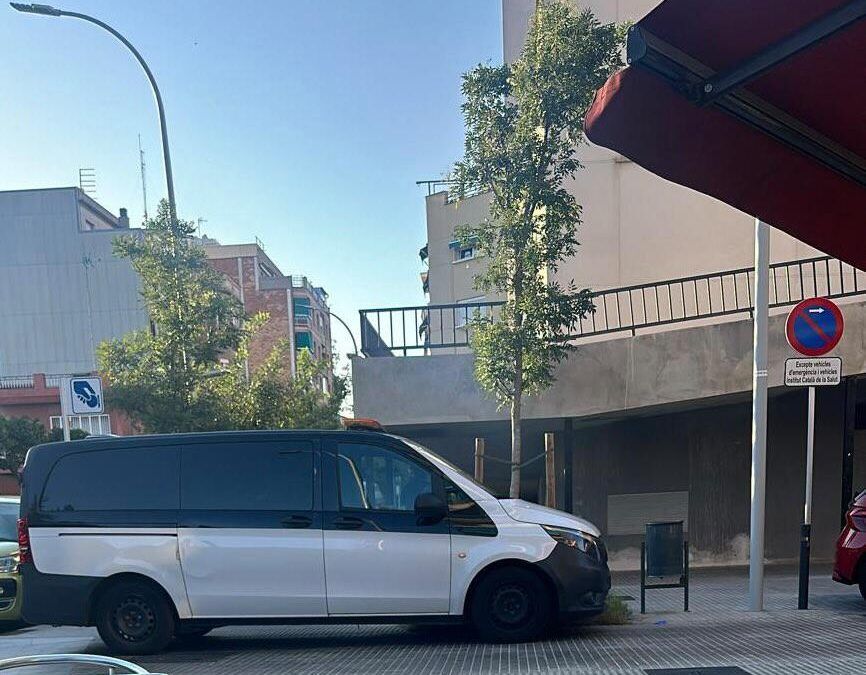 Hallan sin vida a una persona sin hogar en la calle Ampurias