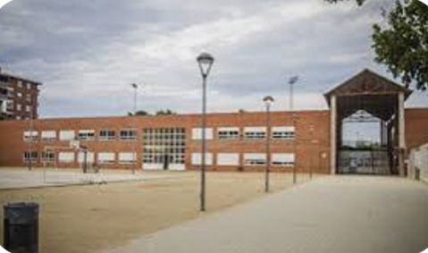 l’Ajuntament aprova la instal·lació de veles d’ombra en escoles d’El Prat de Llobregat