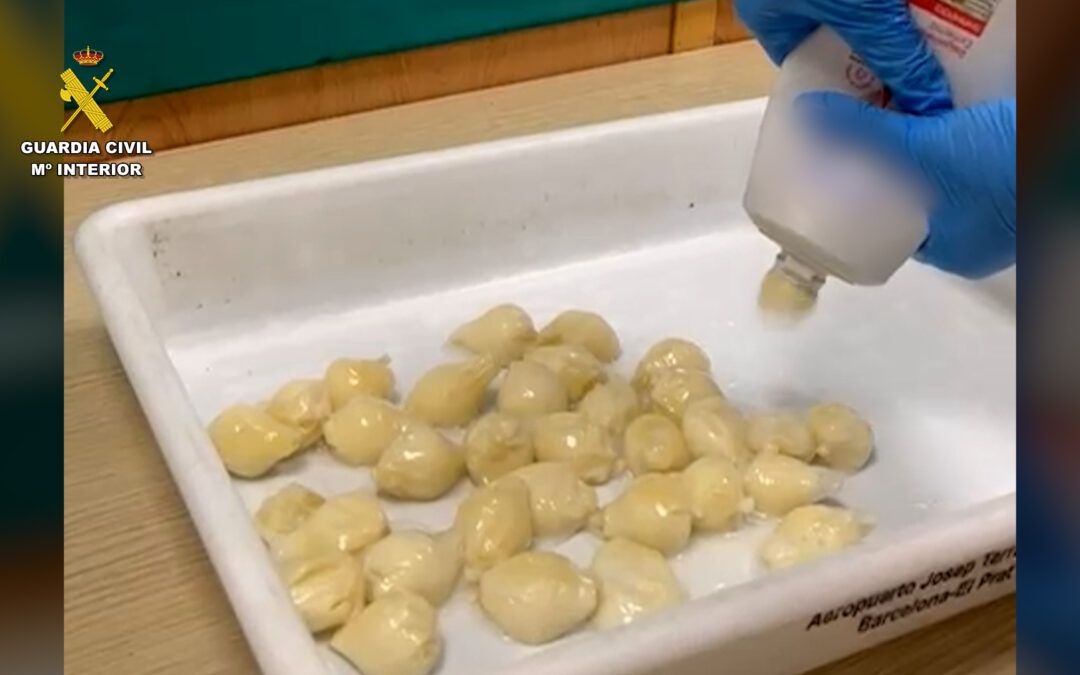 La Guàrdia Civil deté a l’aeroport un home amb 2,5 kg de cocaïna amagada en envasos de xampú