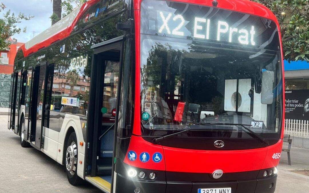 El Prat estrena la nova línia exprés de bus X2