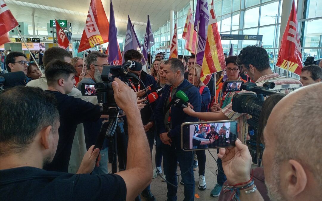 Treballadors de l’aeroport del Prat denuncien agressions sexuals, amenaces i robatoris