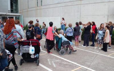 Concentració al CAP Ramona Via per reclamar més professionals sanitaris i suport a la salut mental