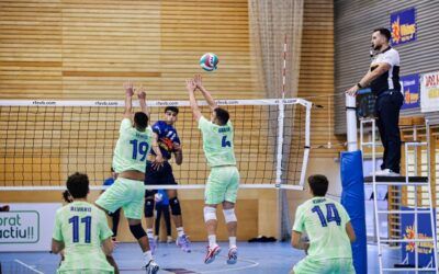 El Barça Voleibol supera al Vikings Vòlei Prat per 0-3 i manté el liderat de la Superlliga 2