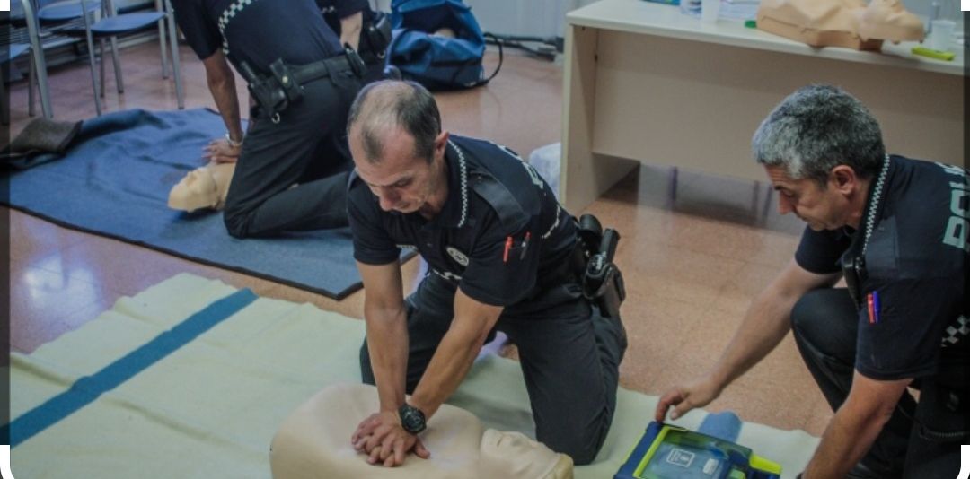 Set agents de la Policia Local del Prat ajudaran en les tasques d’emergència per la DANA a València