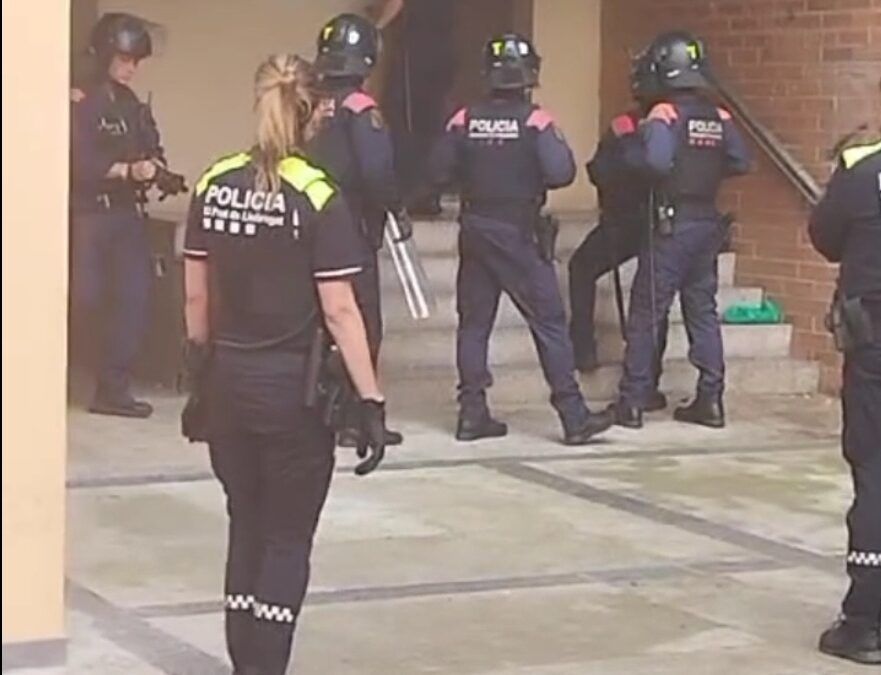 L’intent d’ocupació d’un local comunitari al Passeig Ramon Codina acaba amb tres detencions