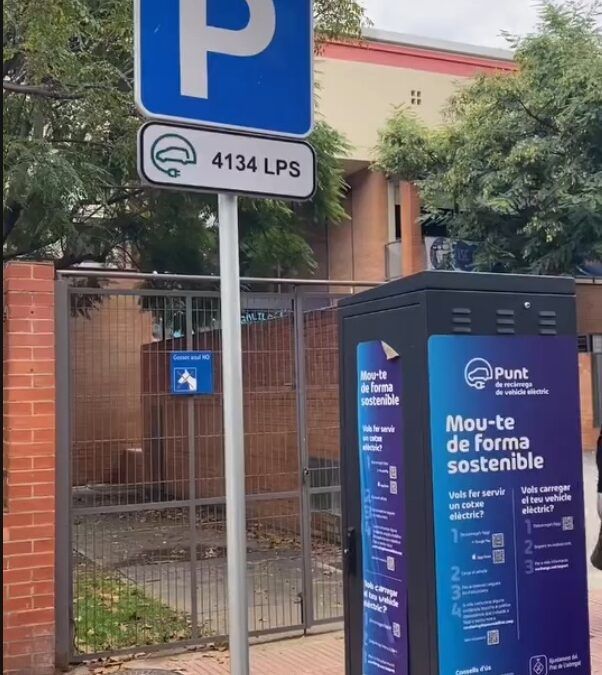 Mal uso de los cargadores eléctricos públicos