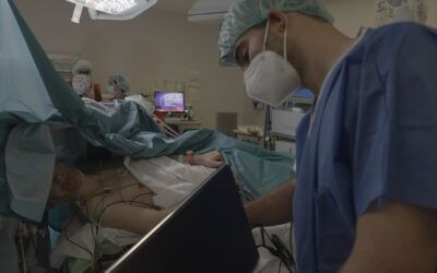 Cirurgians de Bellvitge aconsegueixen operar un tumor cerebral sense afectar l’habilitat de jugar a escacs