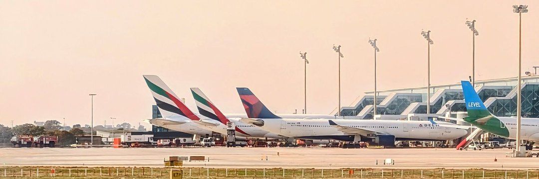Un autobús accidentat a l’aeroport del Prat deixa dotze ferits.