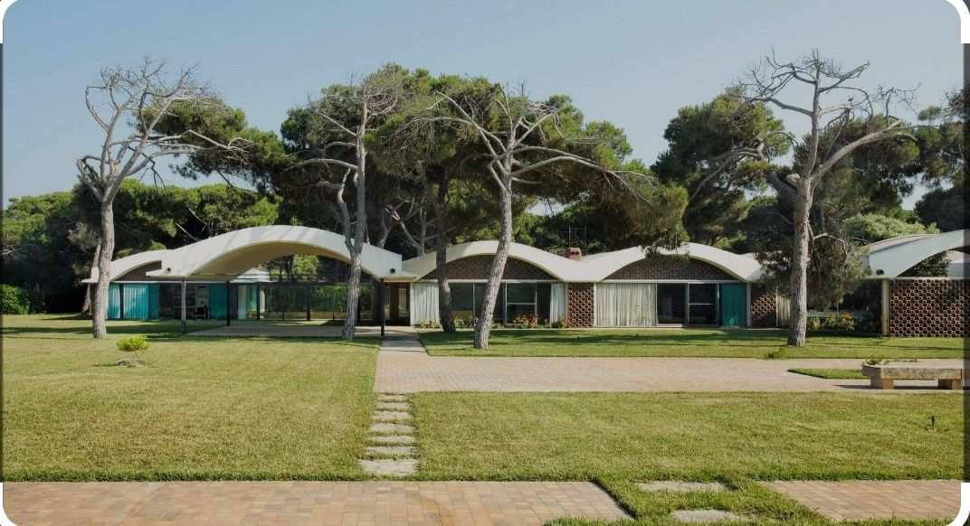 La Casa Gomis, en el centre del debat entre protecció patrimonial i ampliació de l’aeroport