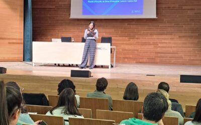 Les famílies del Prat es preparen per al nou curs amb la sessió informativa «De camí a l’escola»