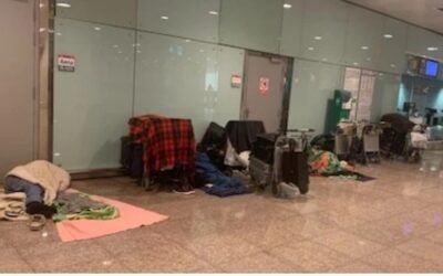 Dispositiu per desallotjar persones sense llar de l’aeroport