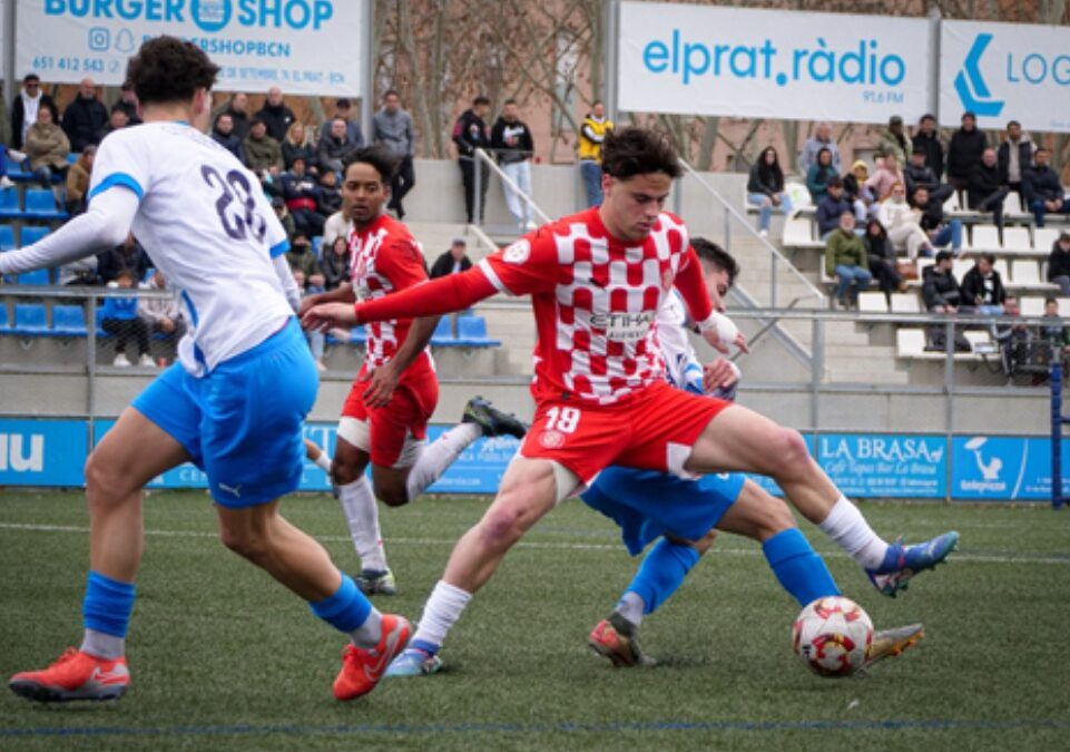 Un desenllaç cruel torna a castigar l’AE Prat davant el Girona B (1-2)