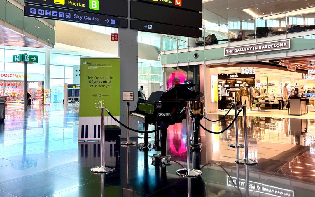 L’Aeroport del Prat incorpora dos pianos per fer més agradable l’espera dels passatgers