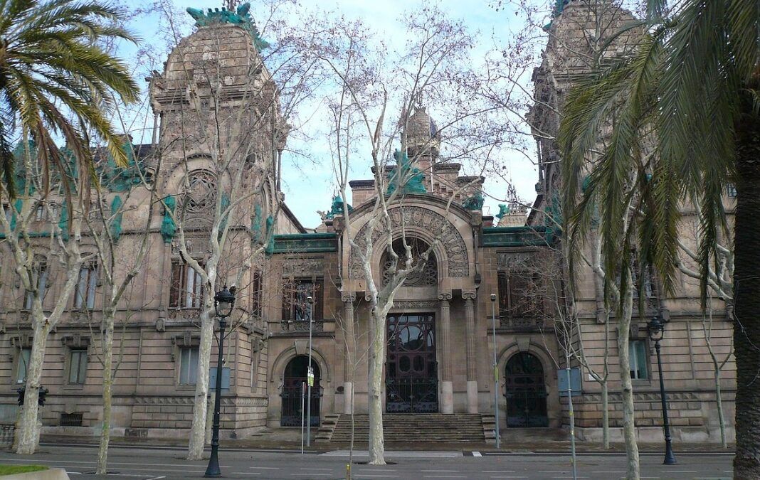 Sis anys de presó per violar i amenaçar una dona migrant al Prat de Llobregat
