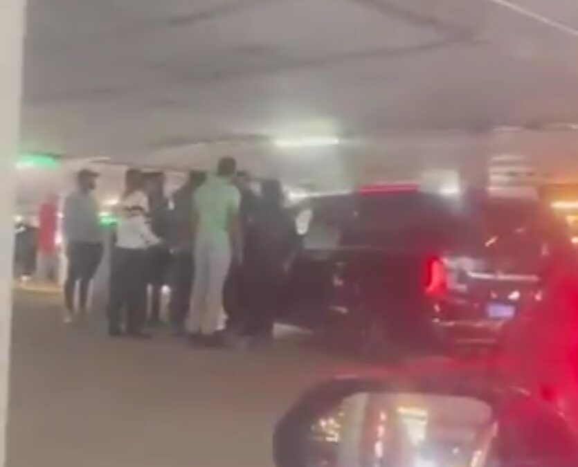Tensió a l’Aeroport: Denuncien una agressió a taxistes per part de conductors d’Uber