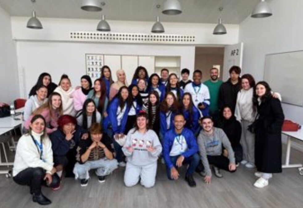 Joves brasilers i catalans intercanvien experiències de formació dual a Fundesplai
