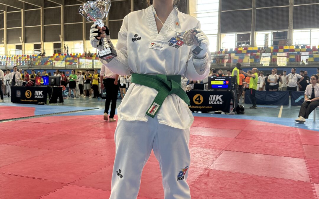 Laura Maya enlluerna al Mar Bella i regna al Campionat Promoció Júnior
