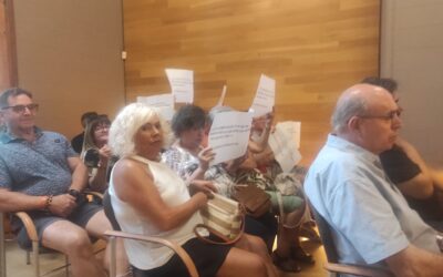 Un ple de mocions al Prat: acords inesperats, tensions polítiques i gestos que no passen desapercebuts