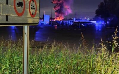 Incendi d’un camió a l’aparcament del Carrefour