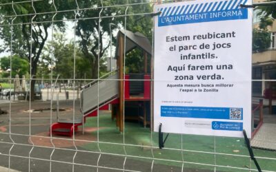 Indignació veïnal per la retirada del parc infantil de Gallart Monés