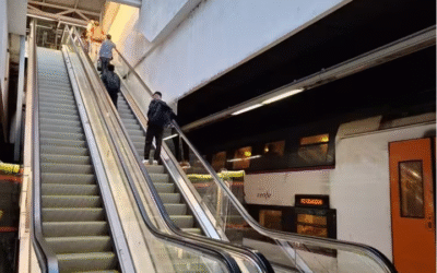 Renfe posa en marxa dues escales mecàniques a l’estació del Prat de Llobregat