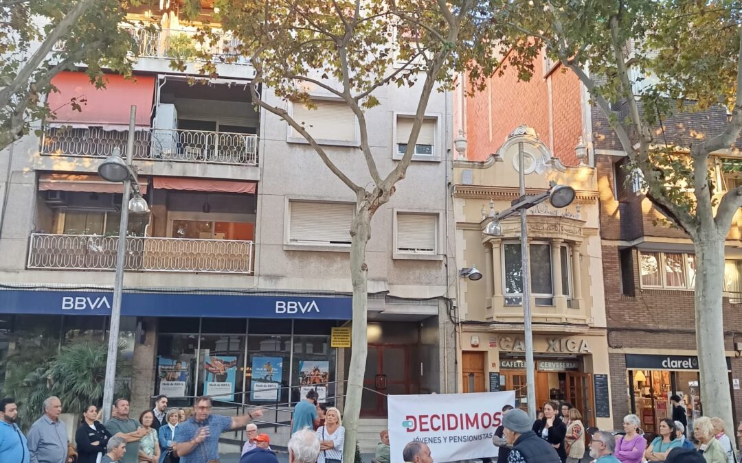Tensió i desconcert al ple municipal arran de la protesta contra la nova taxa de residus