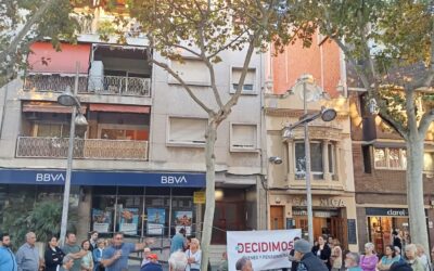 Tensió i desconcert al ple municipal arran de la protesta contra la nova taxa de residus