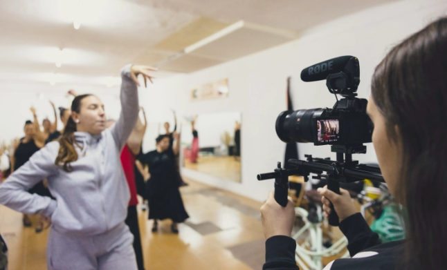 Adolescents de Sant Cosme donen veu a la cultura del barri a través del cinema