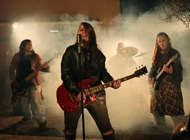 Toys R Fuzz: música amb causa al Prat per adolescents amb càncer