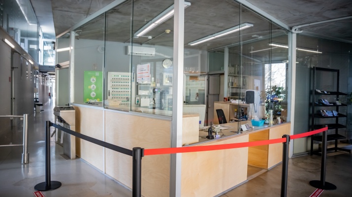 El Prat aprova comunicació gratuïta per a infants i joves sense mòbil
