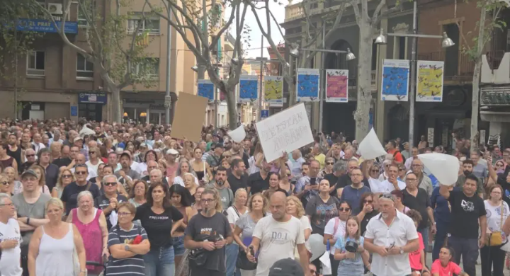 VOX denuncia la retirada d’una subvenció històrica als comerciants del Prat
