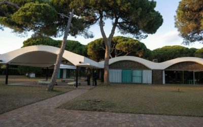 La Casa Gomis canvia de mans i ajorna l’obertura mentre creix la inquietud pel seu estat