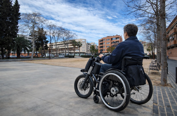 ERC El Prat obté el suport unànime del ple per reclamar millores en les ajudes tècniques per a persones amb discapacitat