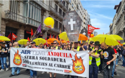 La plantilla de Serra Soldadura porta al Parlament la seva protesta pel tancament de la planta
