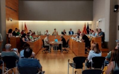 L’oposició fa front comú en personal i el Ple del Prat aprova reclamar l’Hotel d’Entitats i impulsar el català