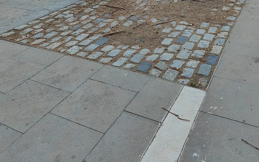 ERC exigeix a l’Ajuntament una solució definitiva per a les canals del paviment al Barri de la Granja