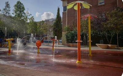 L’Ajuntament instal·larà tendals i jocs d’aigua als parcs del Prat després d’anys de debat sobre els tendals