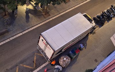 ​Vecinos de la avenida Montserrat denuncian ruidos diarios e incivismo durante las descargas matutinas de Camiones
